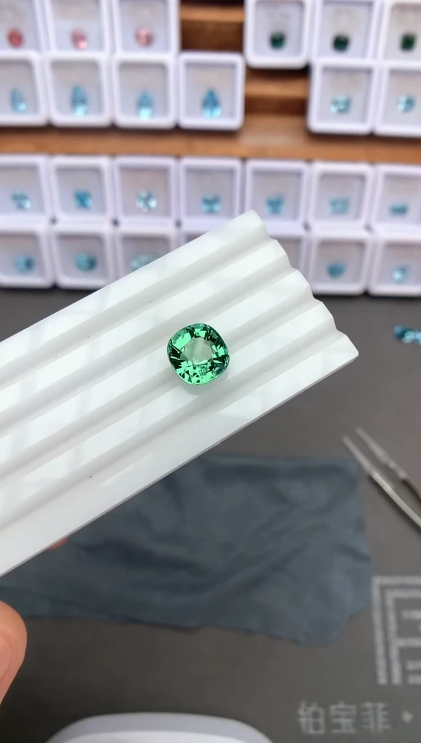 未镶嵌裸石定制橄榄石4.7ct