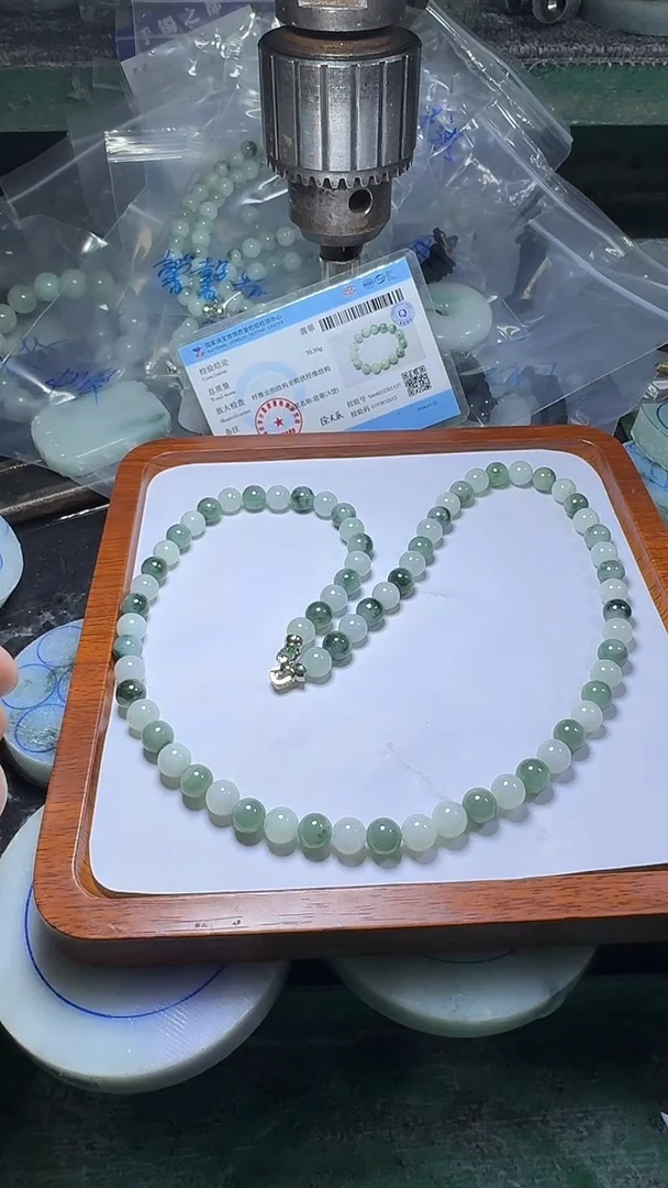 翡翠未镶嵌项链太*发一条