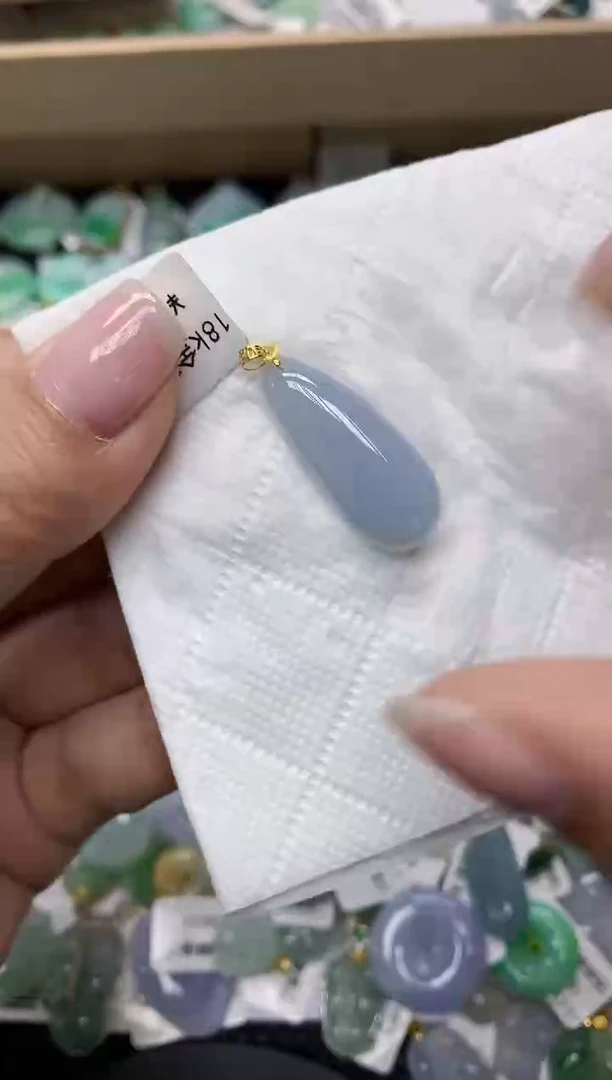 颈饰18K金镶嵌翡翠1111111111