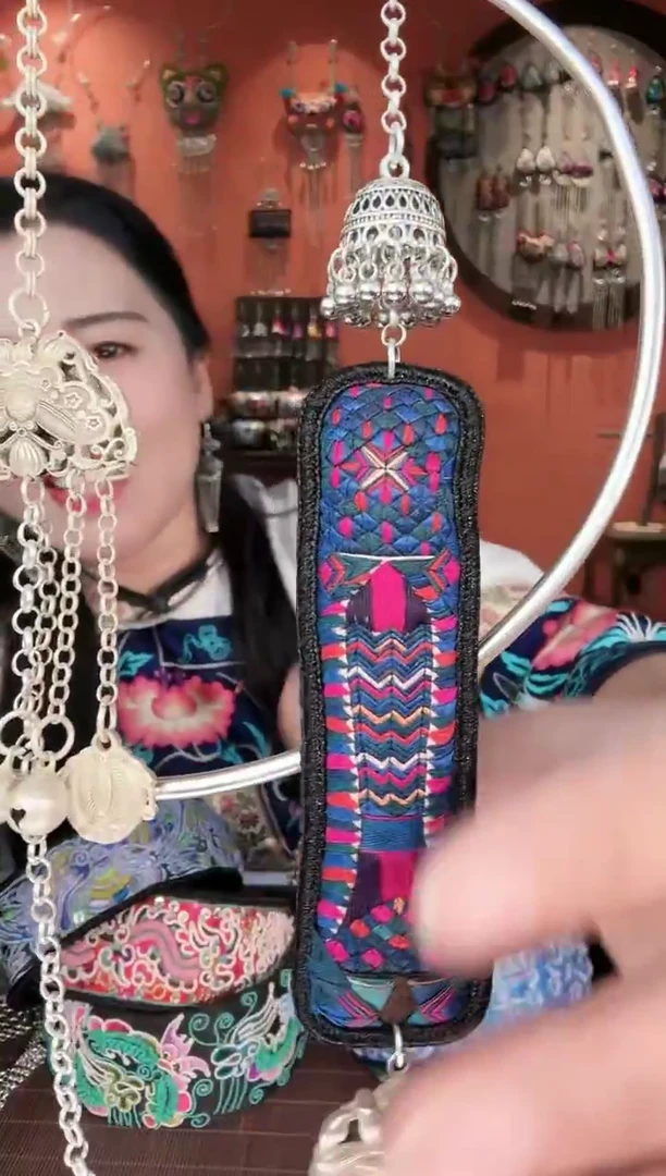 非遗手工刺绣饰品75