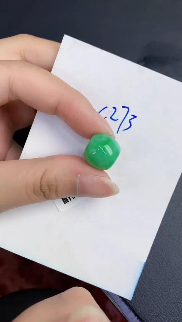 翡翠未镶嵌颈饰天然缅甸A货翡翠1