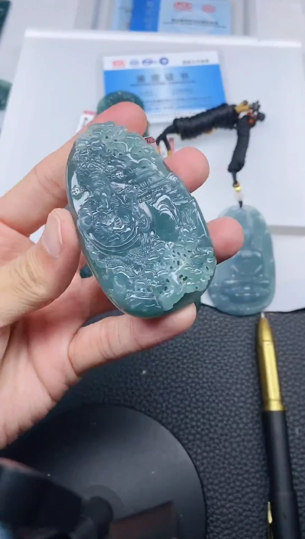 颈饰未镶嵌翡翠