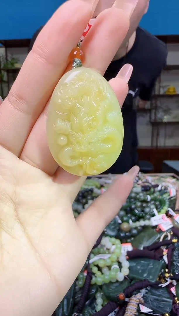 颈饰未镶嵌和田玉1