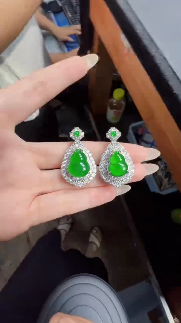 未镶嵌定制翡翠翡翠A货有轻微色差属于正常现象，葫芦多样性发货1