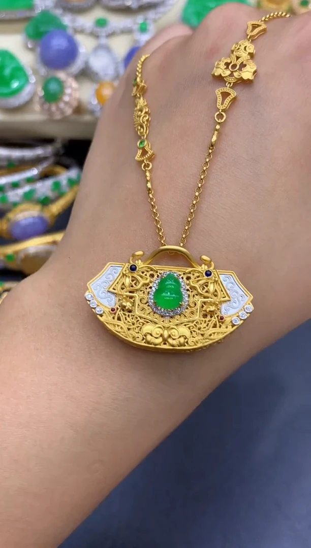 颈饰18K金镶嵌翡翠469-中国好珍宝