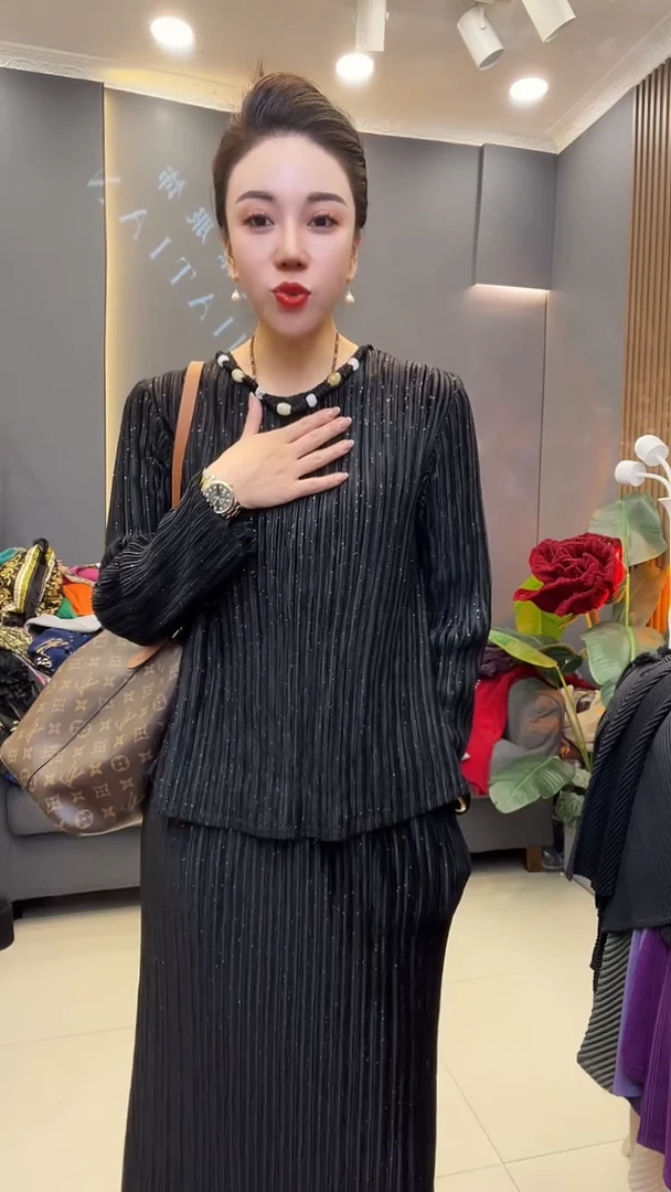 聚酯纤维（涤纶）黑色 金丝绒套