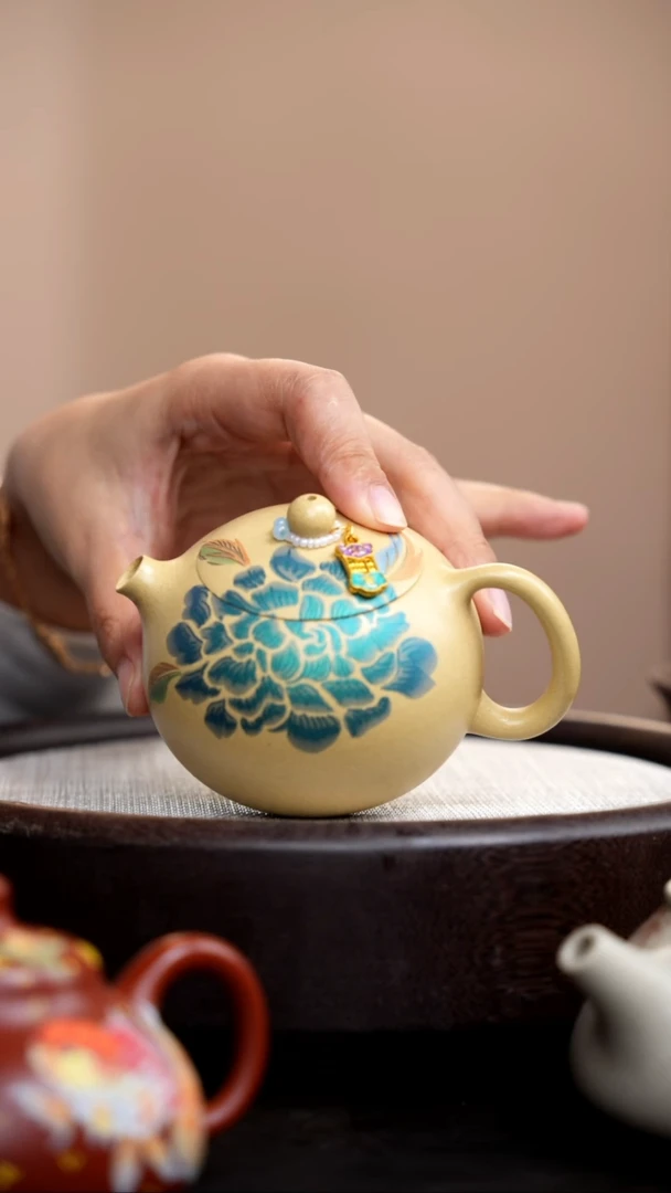 茶壶紫砂本山绿河豚西施搪彩蓝（绑珠）