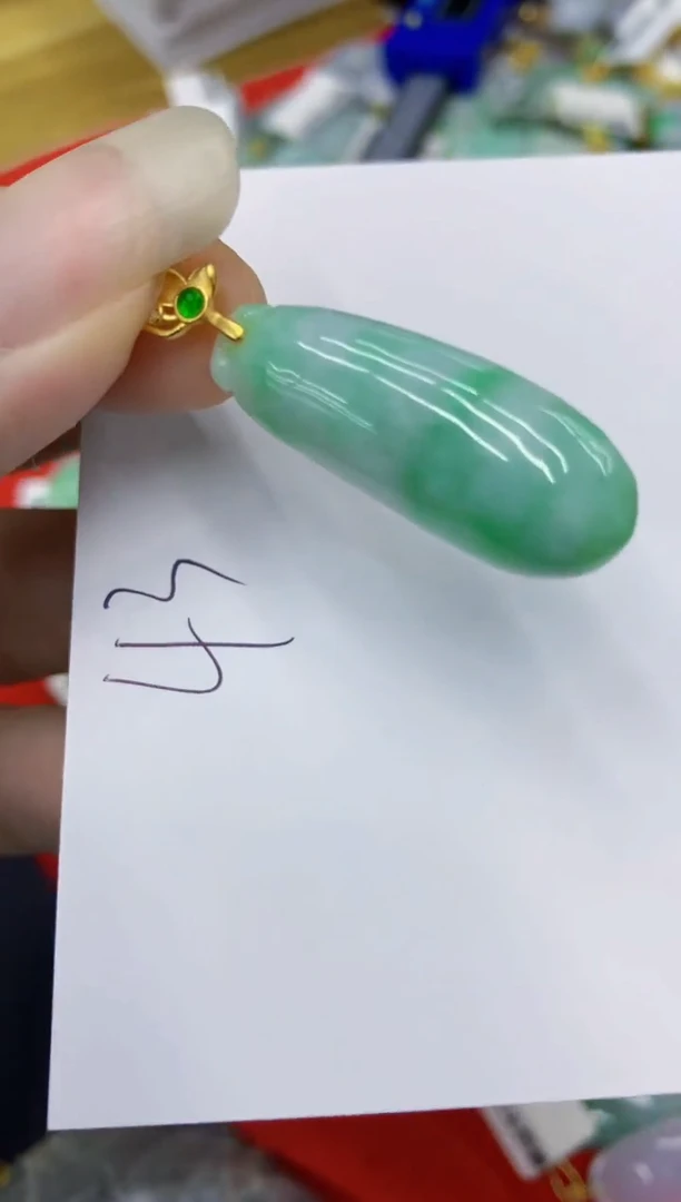 翡翠未镶嵌颈饰缅甸A货翡翠