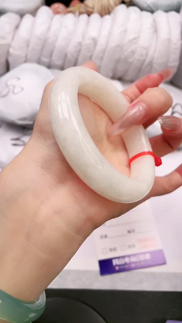 【闪购商品】和田玉手镯未镶嵌17K350-58