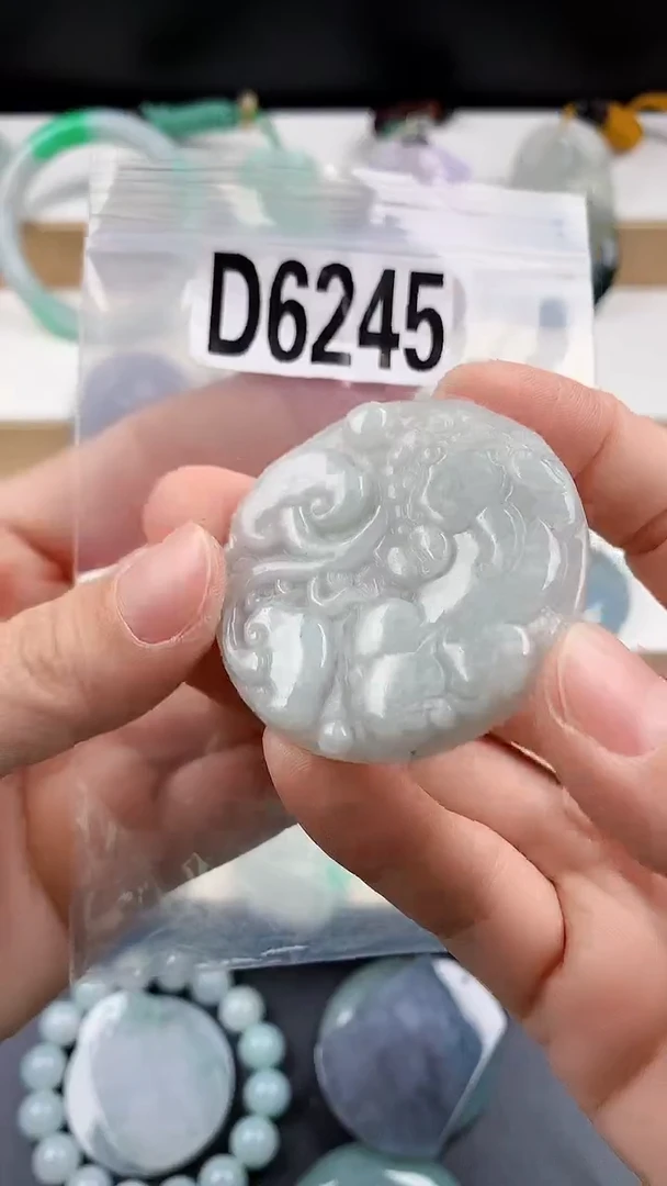 颈饰未镶嵌翡翠天然翡翠吊坠挂件