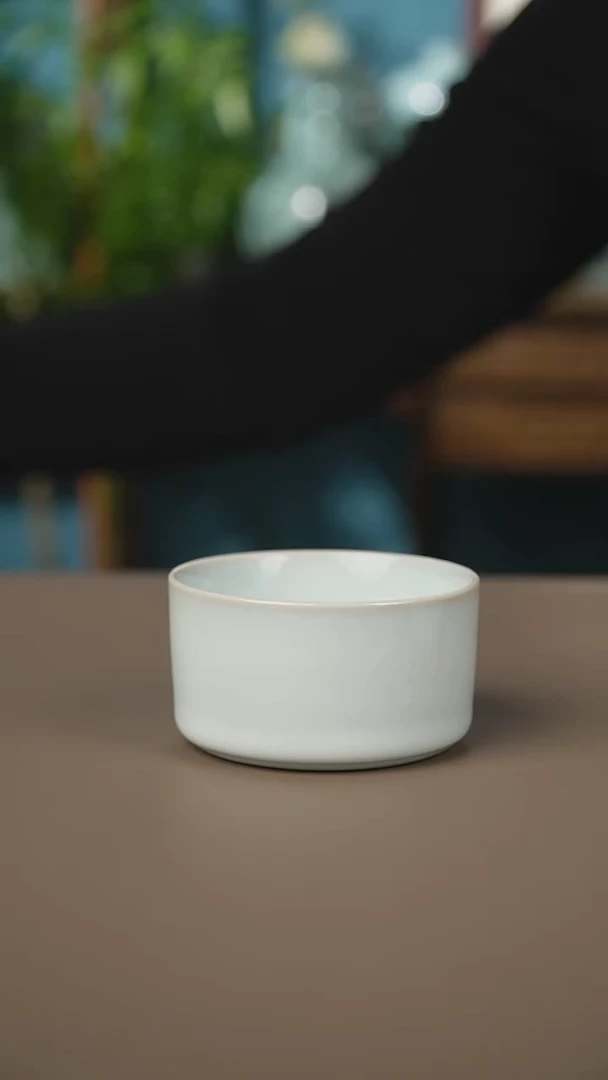 奎奎月白直口杯微暇