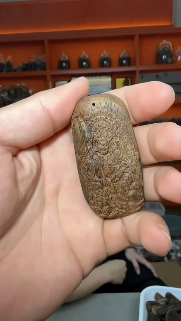 沉香吊坠96号多样性发一