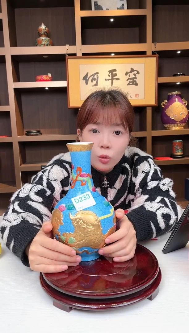 【闪购商品】摆件景德镇陶瓷狮子雕刻赏瓶233