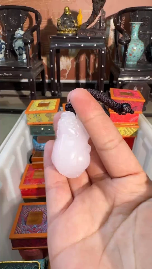 未镶嵌和田玉挂件老板娘推荐------------