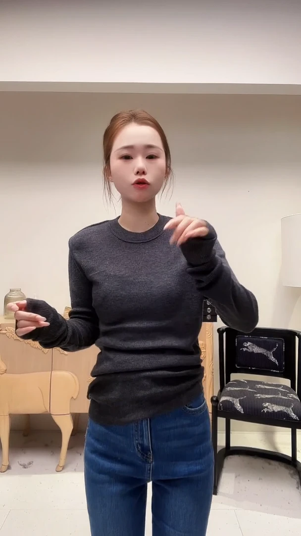 深灰色经典羊毛上衣