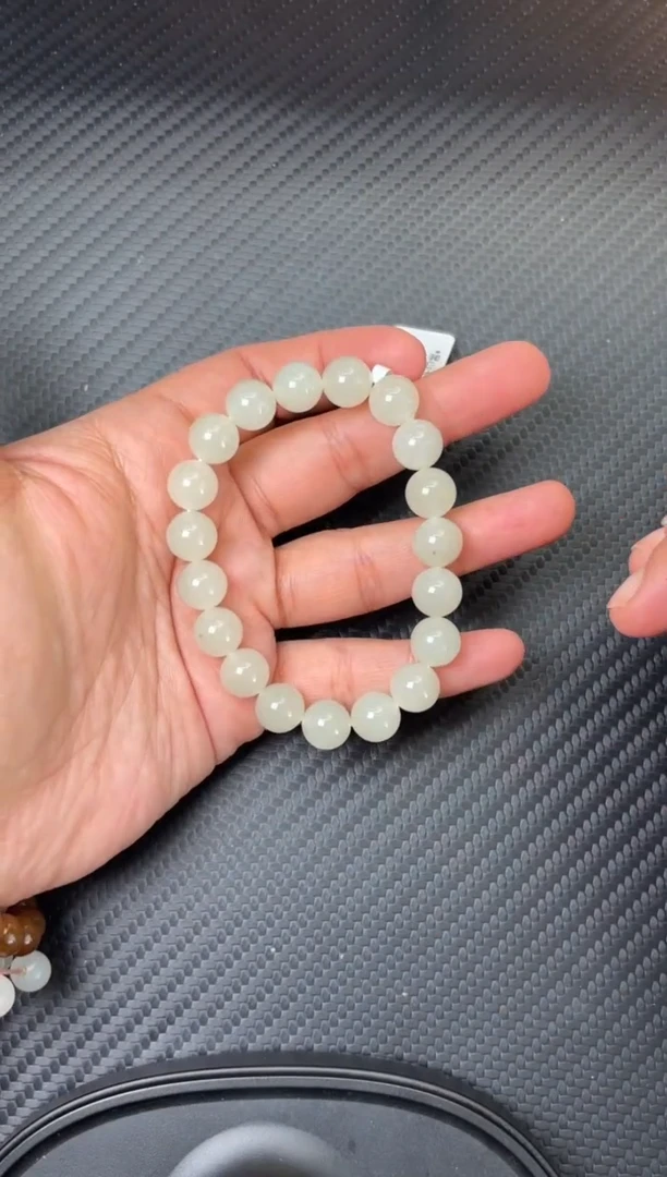 未镶嵌手串和田玉黑山微色差卡10