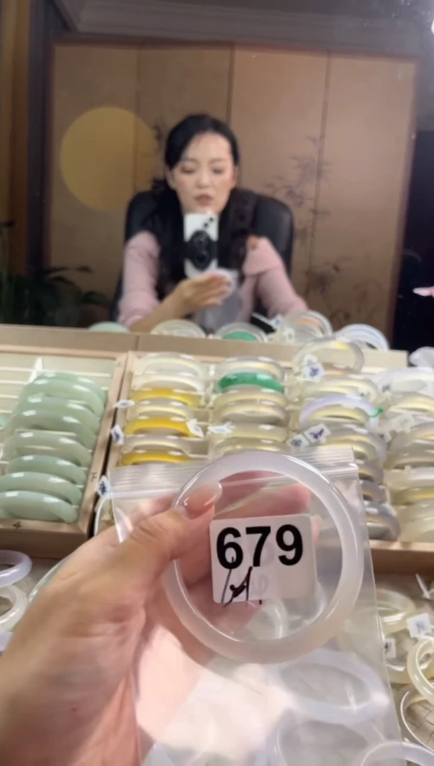 手镯玛瑙/玉髓未镶嵌679