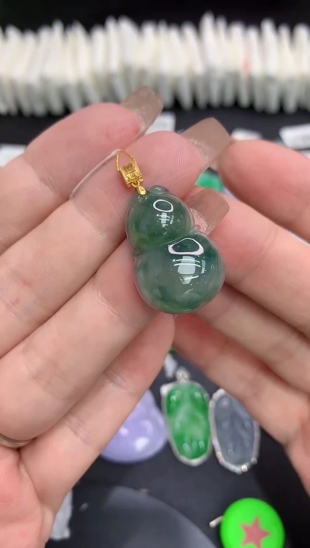吊坠(不含链)18K金镶嵌翡翠111