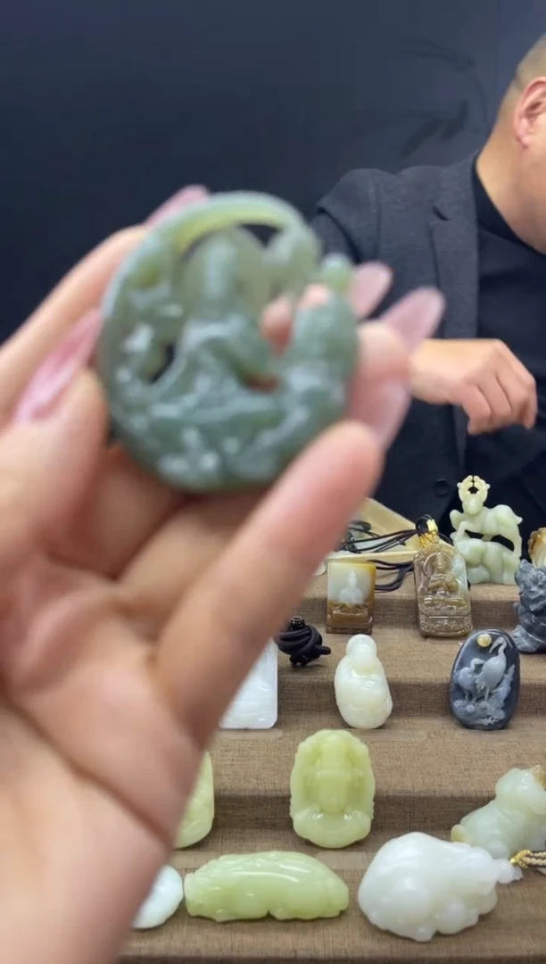 颈饰未镶嵌和田玉1