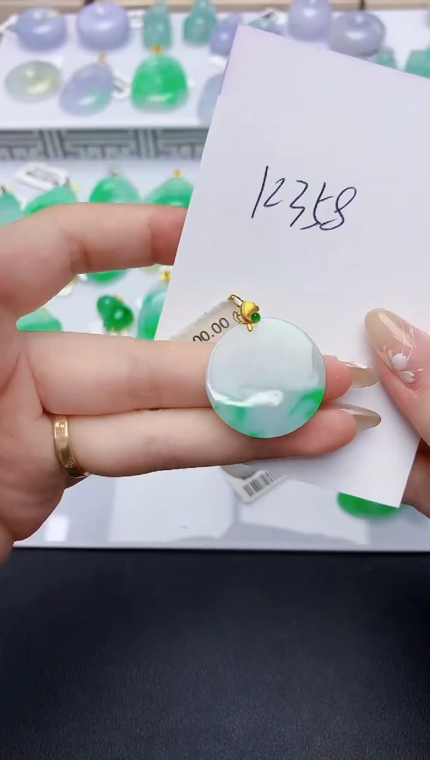 翡翠18K金镶嵌颈饰天然缅甸翡翠A货