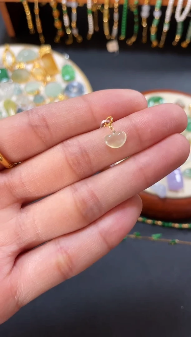 【闪购商品】翡翠吊坠(不含链)18K金镶嵌一个  JK168