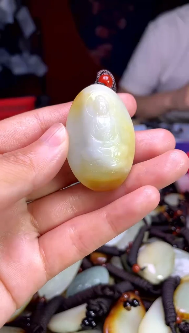 和田玉未镶嵌颈饰1
