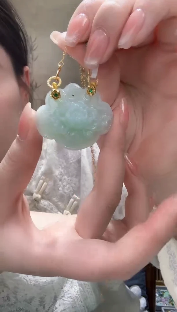 翡翠未镶嵌颈饰吊坠