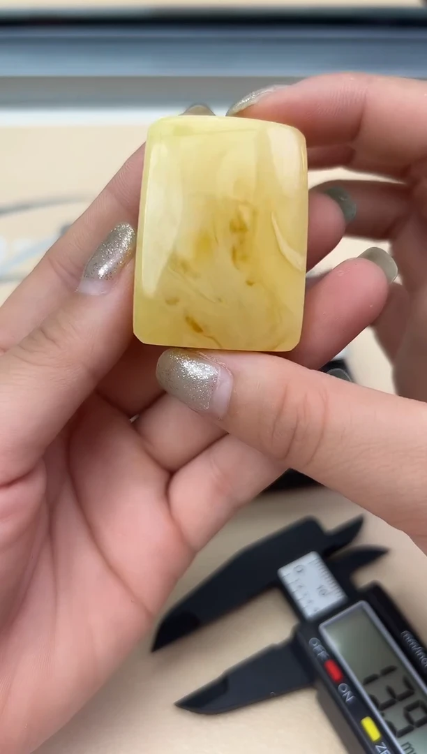 未镶嵌蜜蜡裸石蜜蜡吊坠