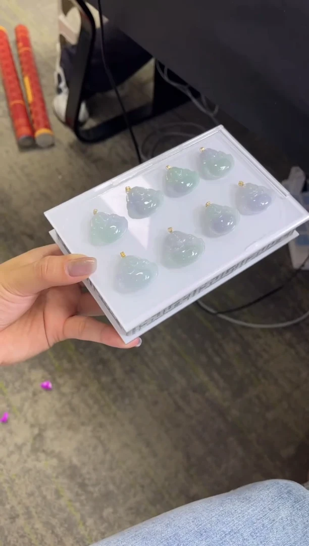 翡翠18K金镶嵌颈饰V245/多样性发一件/配绳子