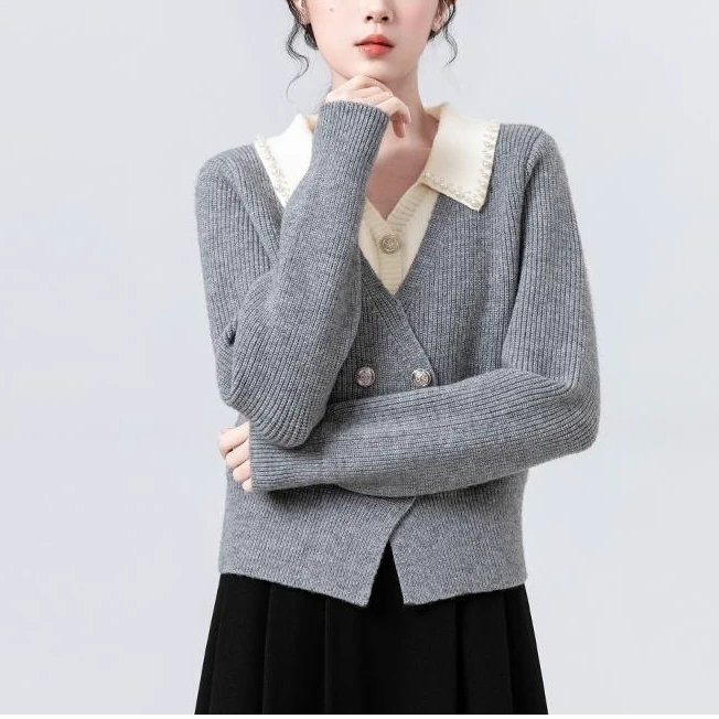 2025秋冬新款灰色假两件针织开衫女撞色拼接翻领毛衣外套短款上衣