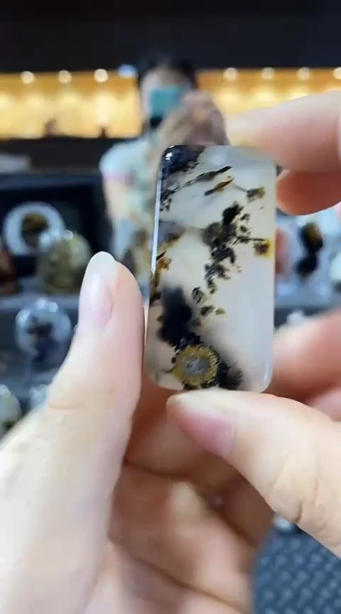 未镶嵌颈饰玛瑙/玉髓?****草玛瑙