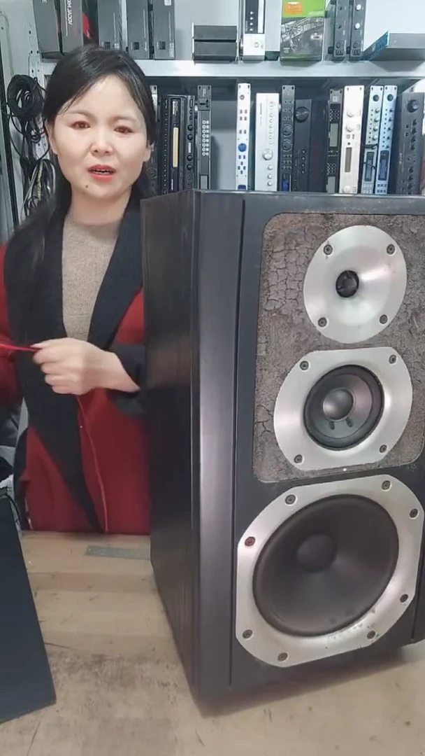 8新书架音响一对，不包邮费