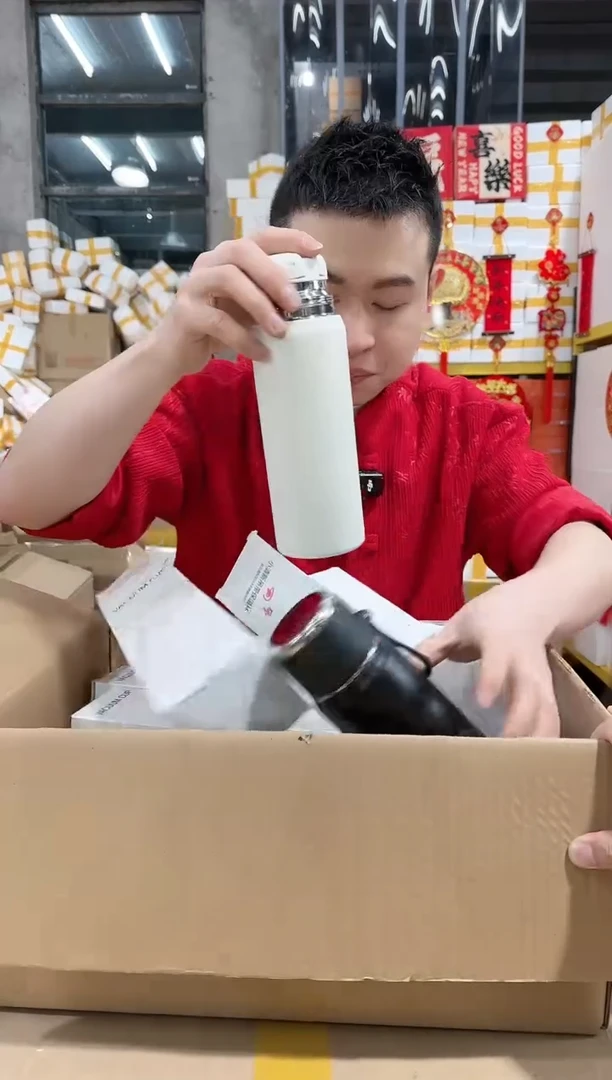 【闪购商品】（黑白颜色不挑）福利小清新真空保温杯一个