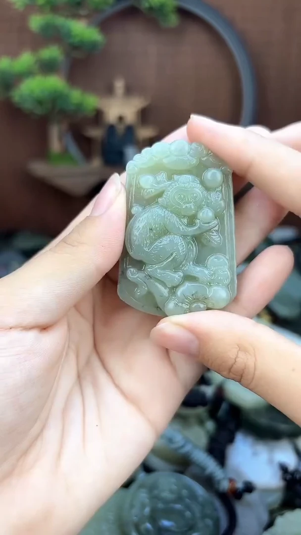 和田玉未镶嵌颈饰1