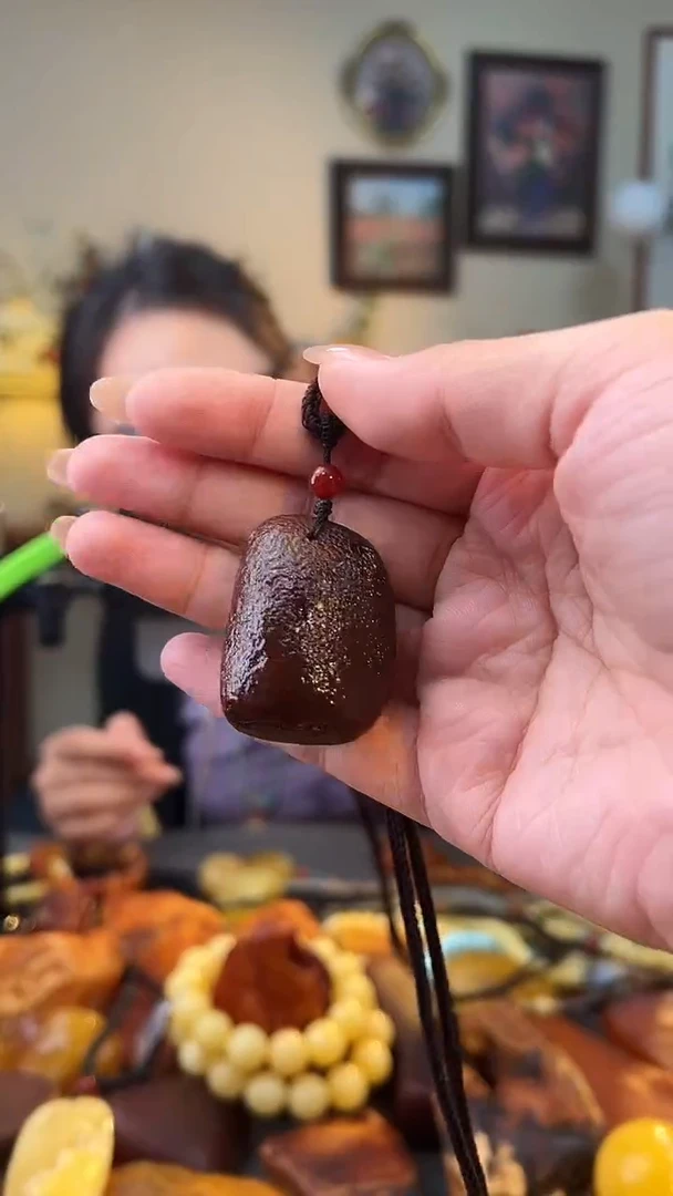 琥珀颈饰未镶嵌吊坠