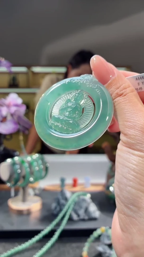 吊坠(不含链)未镶嵌翡翠观音