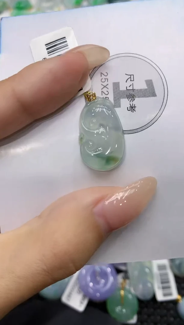颈饰18K金镶嵌翡翠111111111111