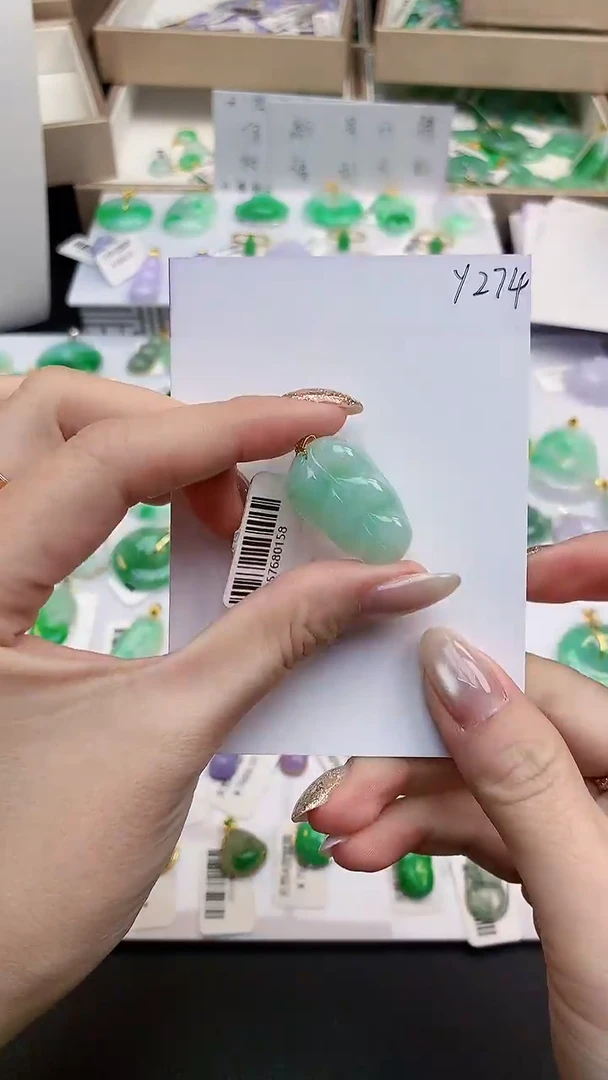 颈饰18K金镶嵌翡翠天然缅甸A货翡翠