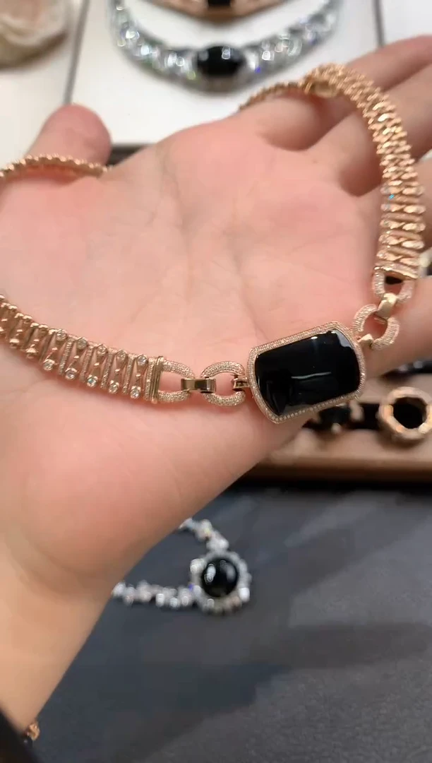 颈饰18K金镶嵌翡翠 q83