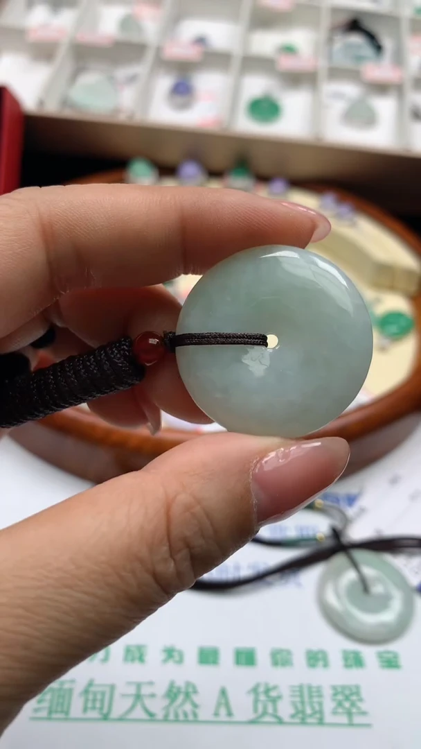【闪购商品】翡翠吊坠(不含链)未镶嵌吊坠