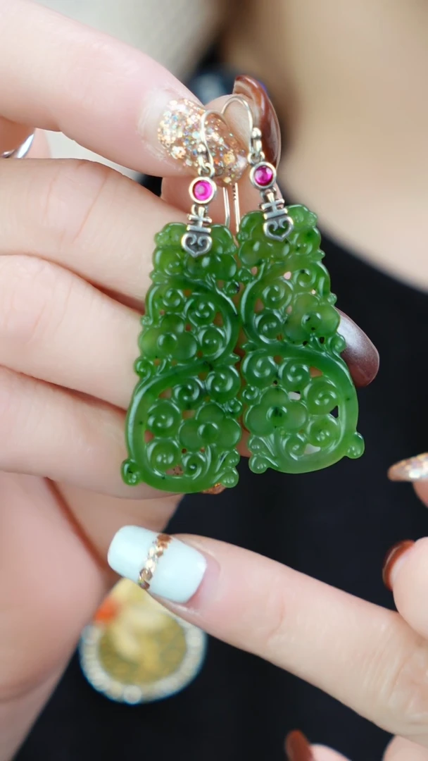 未镶嵌和田玉（碧玉）耳饰吉祥如意