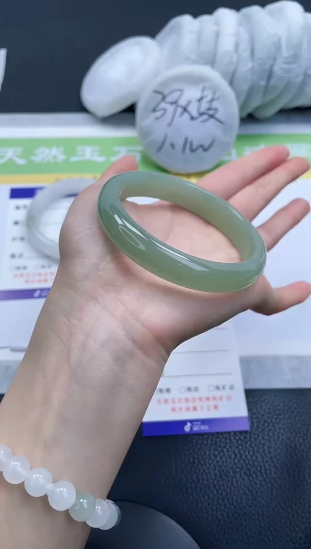 【闪购商品】石英质玉手镯未镶嵌A180-58+