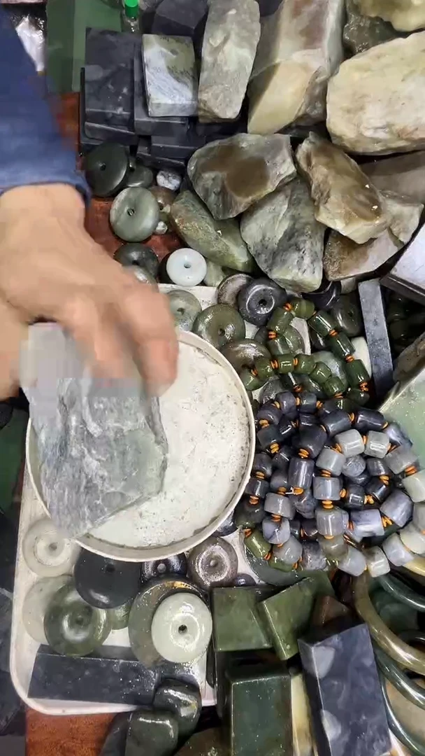 未镶嵌和田玉珠宝半成品毛料