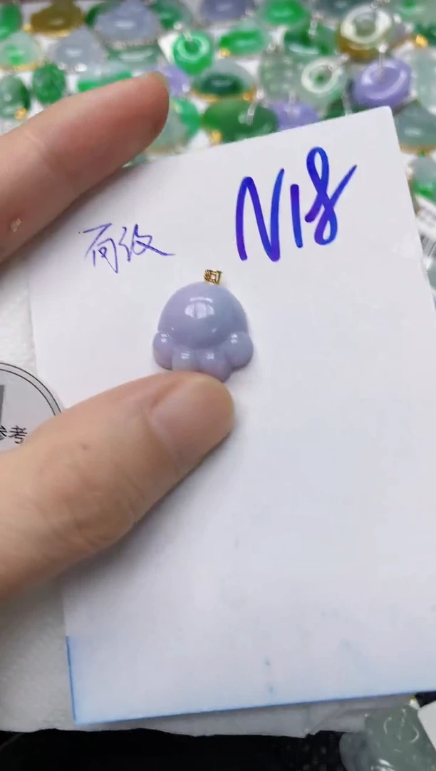 翡翠18K金镶嵌颈饰111111111