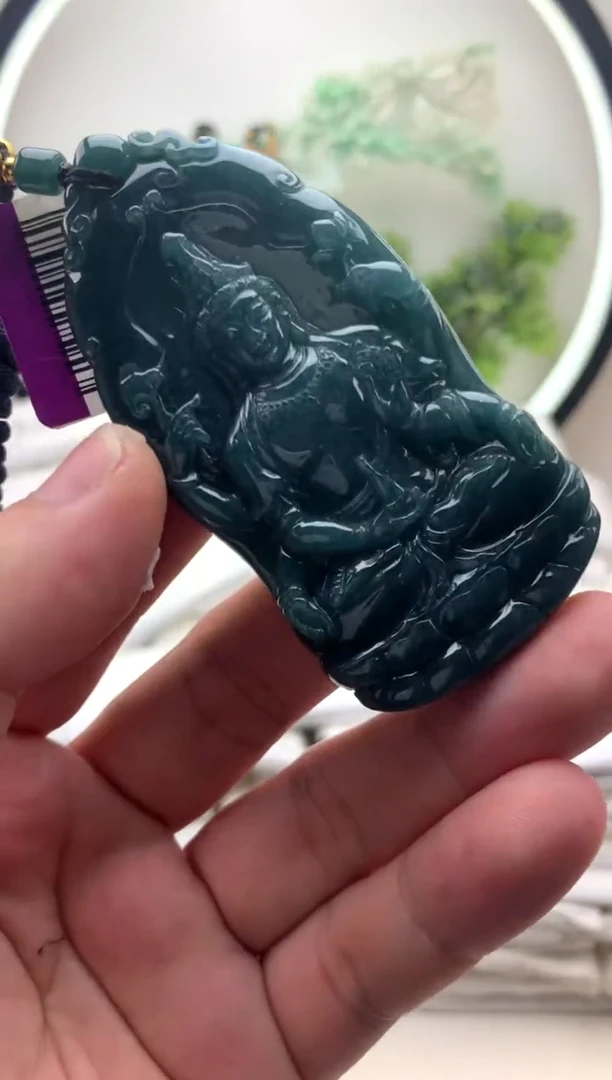 颈饰未镶嵌翡翠千手观音
