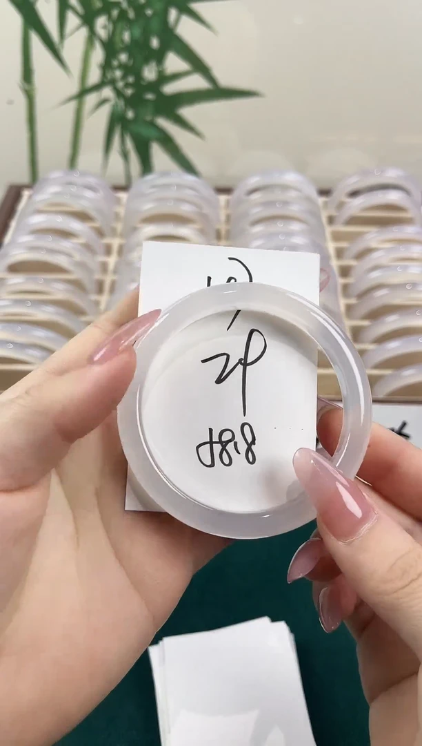 玛瑙/玉髓手镯未镶嵌47