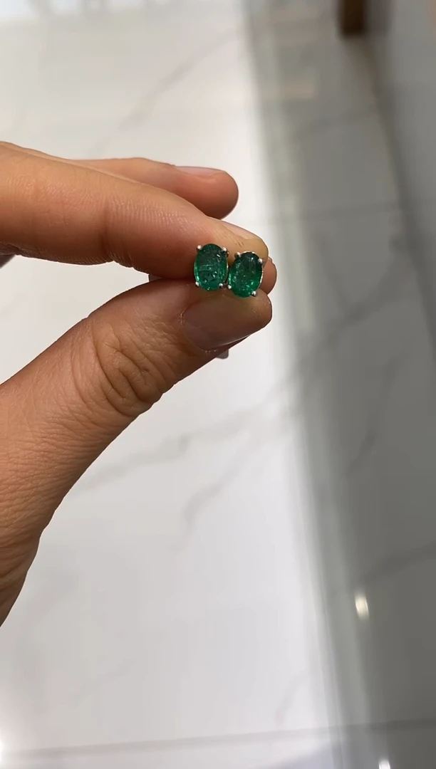 银S925镶嵌耳饰祖母绿耳钉