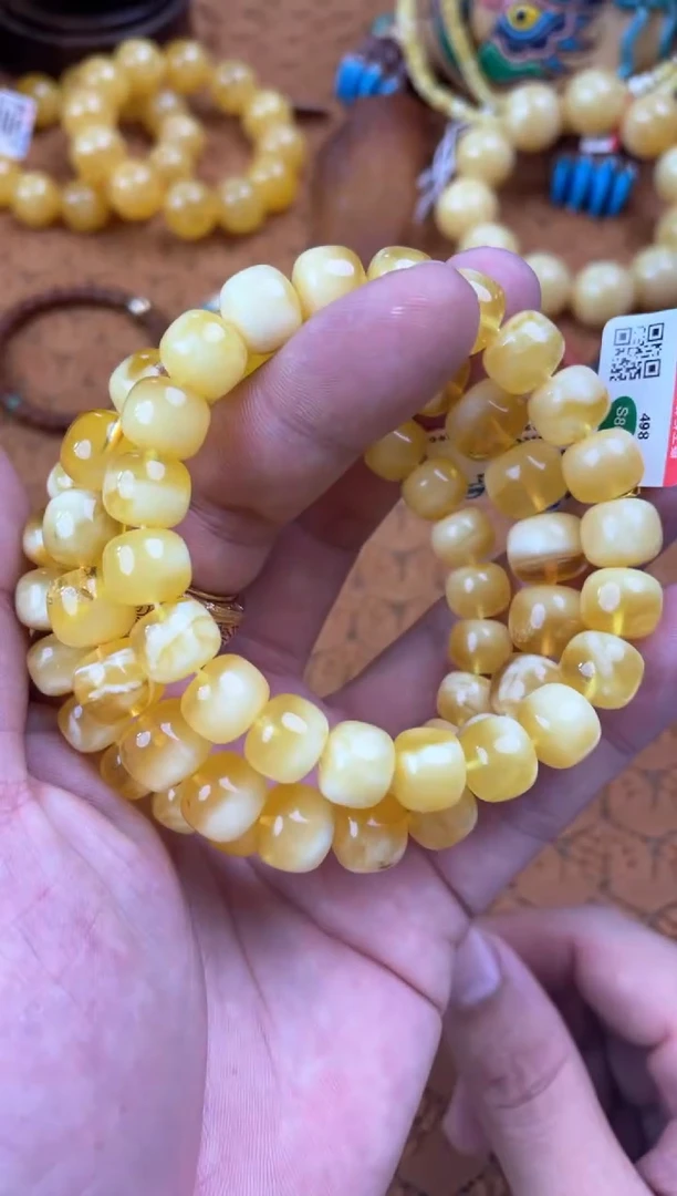 未镶嵌蜜蜡裸石WXCC002瑕疵多样性发其中一件