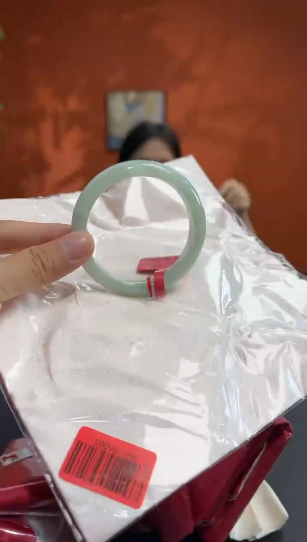 未镶嵌手镯翡翠7