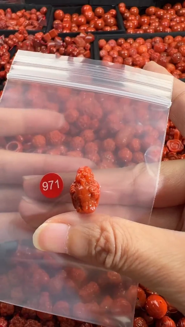 颈饰未镶嵌南红玛瑙1